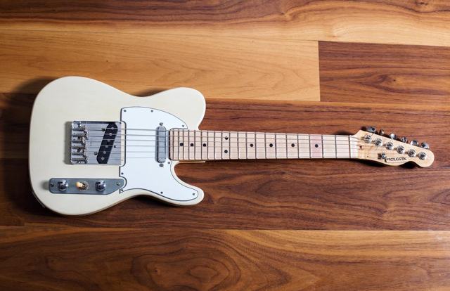Chitarra Crema, chitarra fatto a mano da HATEWOODLAB