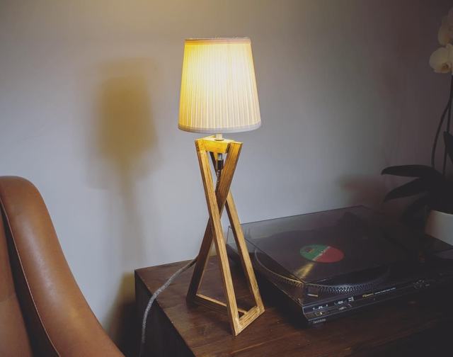 Lampada X, luce fatto a mano da HATEWOODLAB